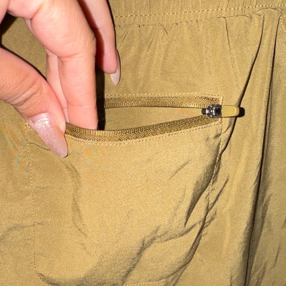 All in Motion-Women's Olive Green Woven Shorts Size Medium - Picture 9 of 12